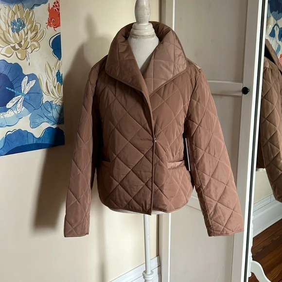 Calvin Klein Lightweight Quilted Cropped Syle Jacket - Picture 1 of 11